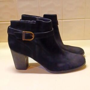 Cole Haan Women's Cassidy Ankle Black  Suede Bootie Chunky Heel Zip Closure  10B